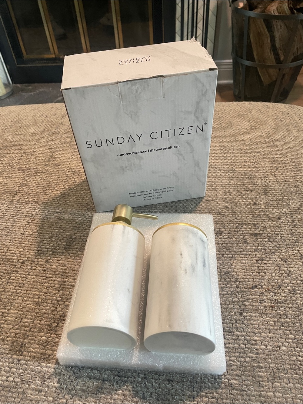 Sunday Citizen Resin Bath Set, Marble design with gold accents, New in Box